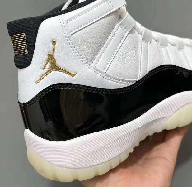 Jordan 11 concord drop hotsell